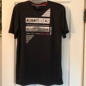 Reebok XL Athletic Sport Shirt